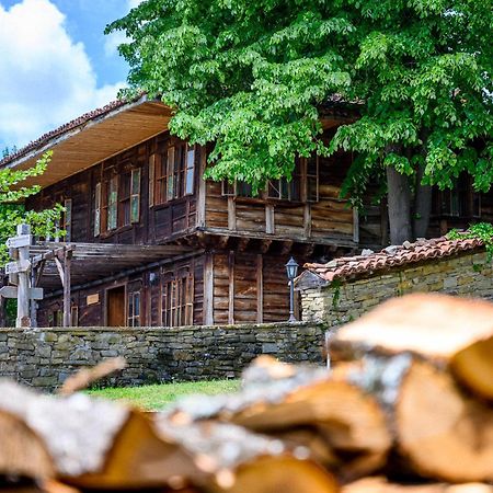 Guest Houses "Zlatna Oresha - Complex" Zheravna ภายนอก รูปภาพ
