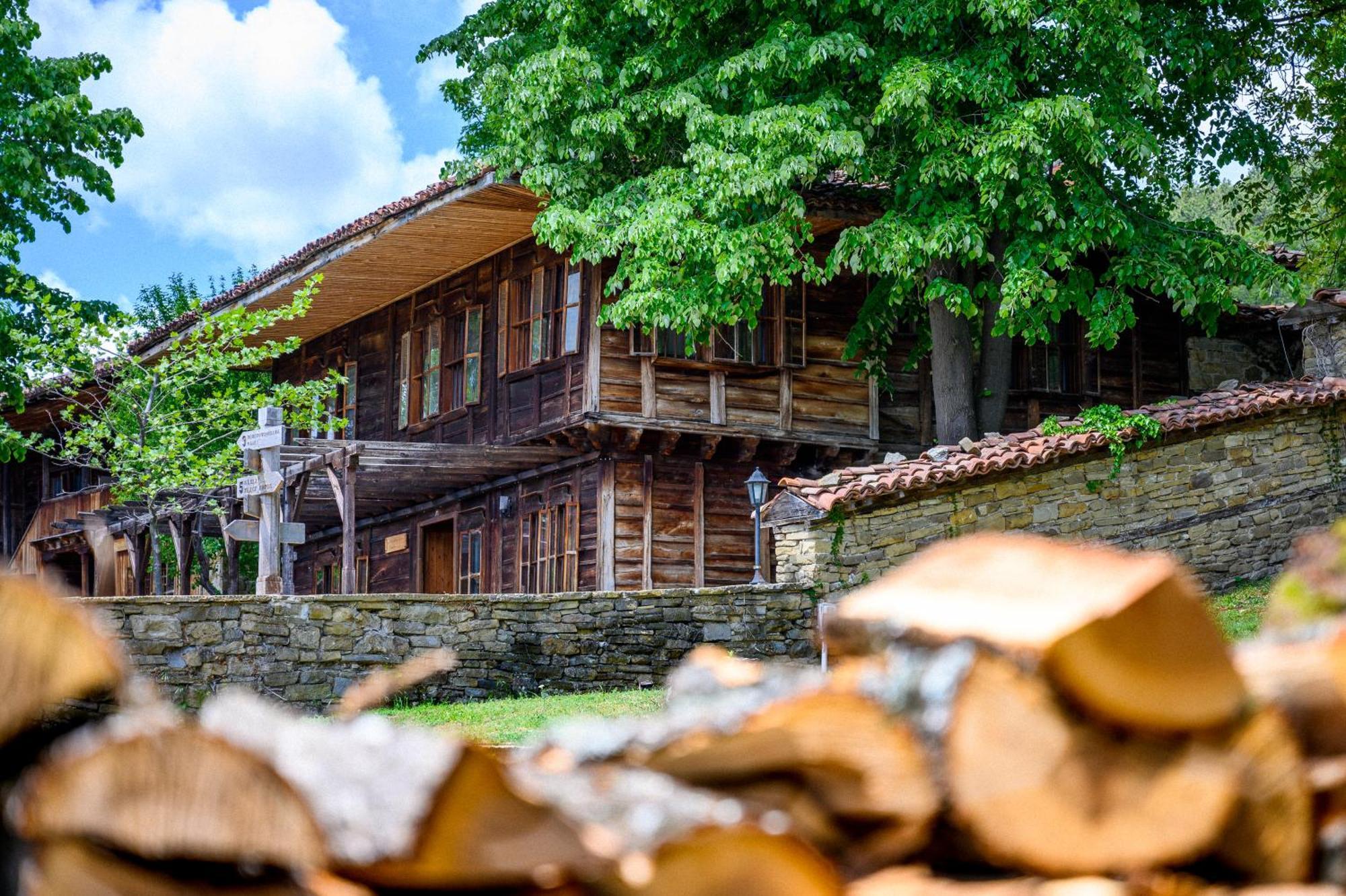 Guest Houses "Zlatna Oresha - Complex" Zheravna ภายนอก รูปภาพ