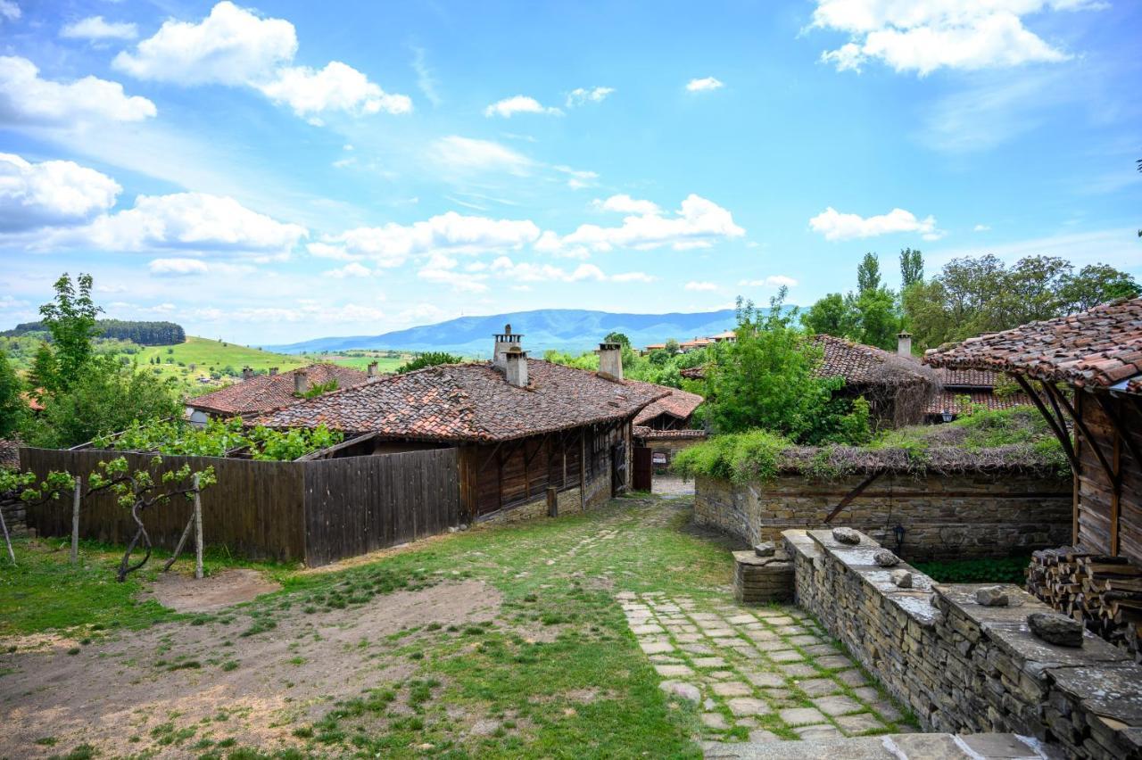 Guest Houses "Zlatna Oresha - Complex" Zheravna ภายนอก รูปภาพ