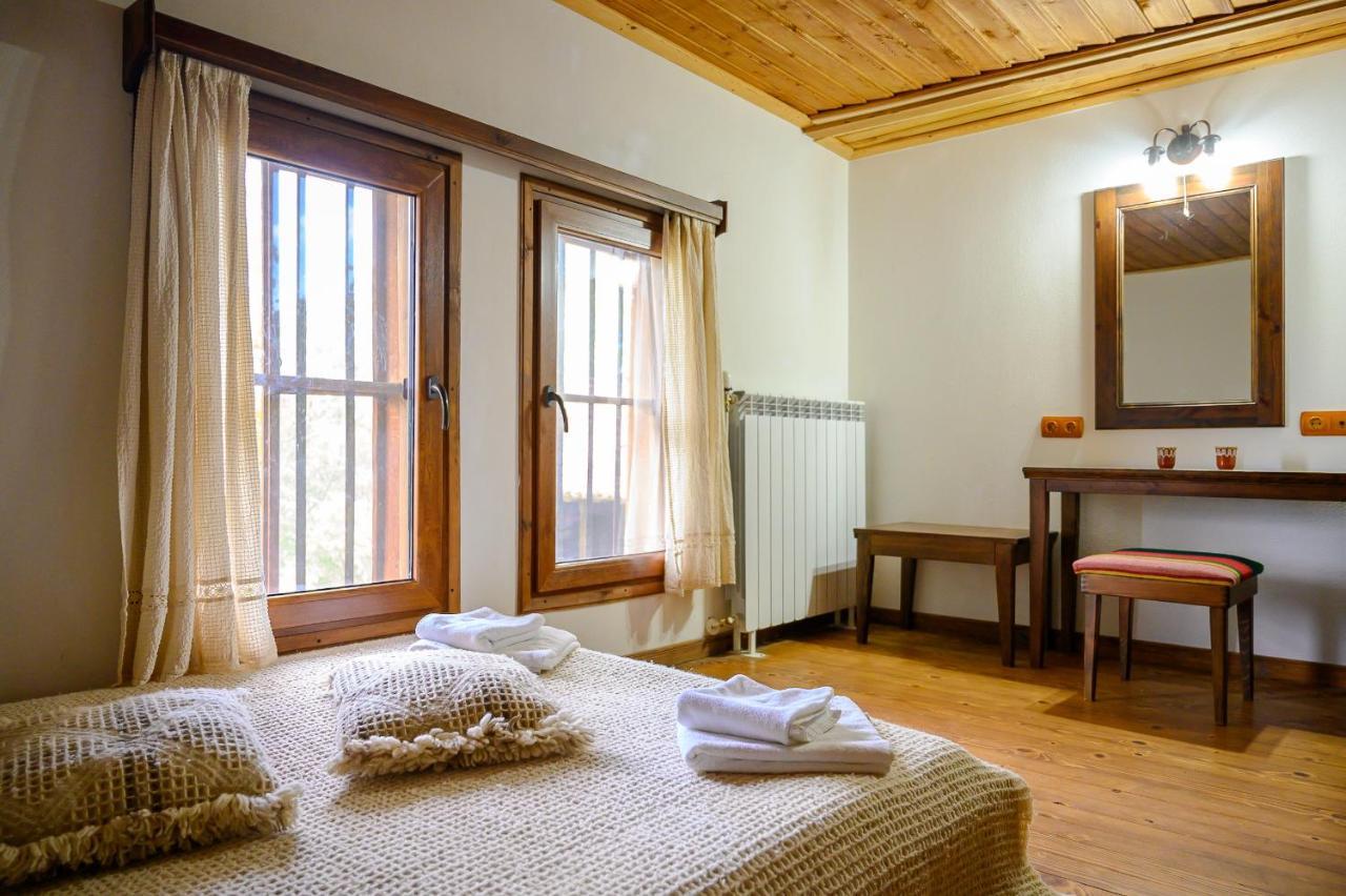 Guest Houses "Zlatna Oresha - Complex" Zheravna ภายนอก รูปภาพ